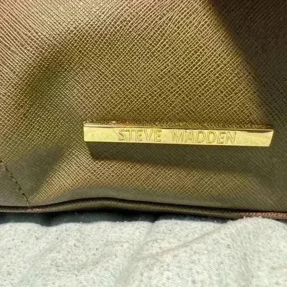 Steve Madden olive green crossbody purse - Picture 10 of 11